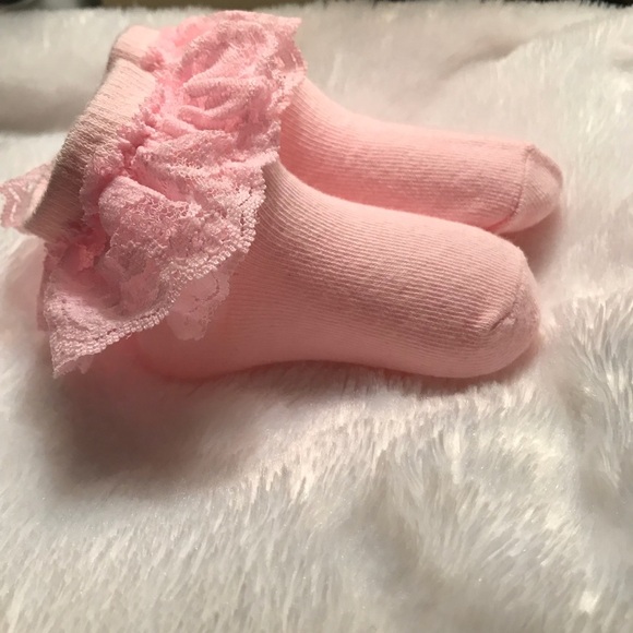 Rare Vintage Newborn Baby Pink Lace Ruffle Socks - Picture 4 of 5